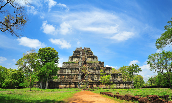 private tour to Koh Ker temples